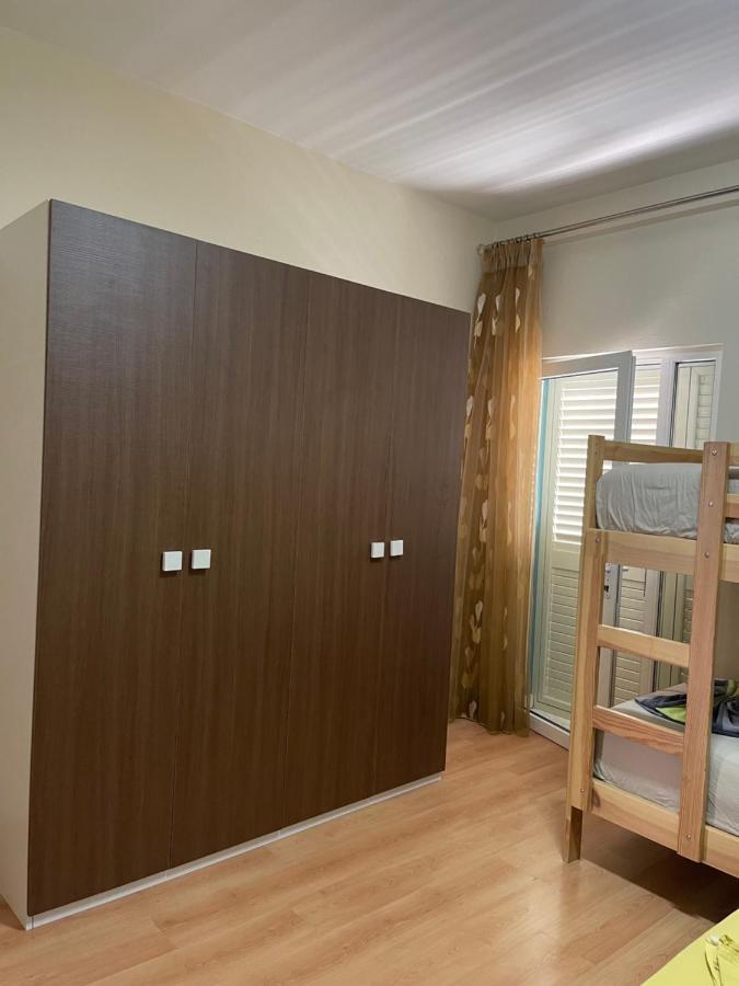Et Apartment *